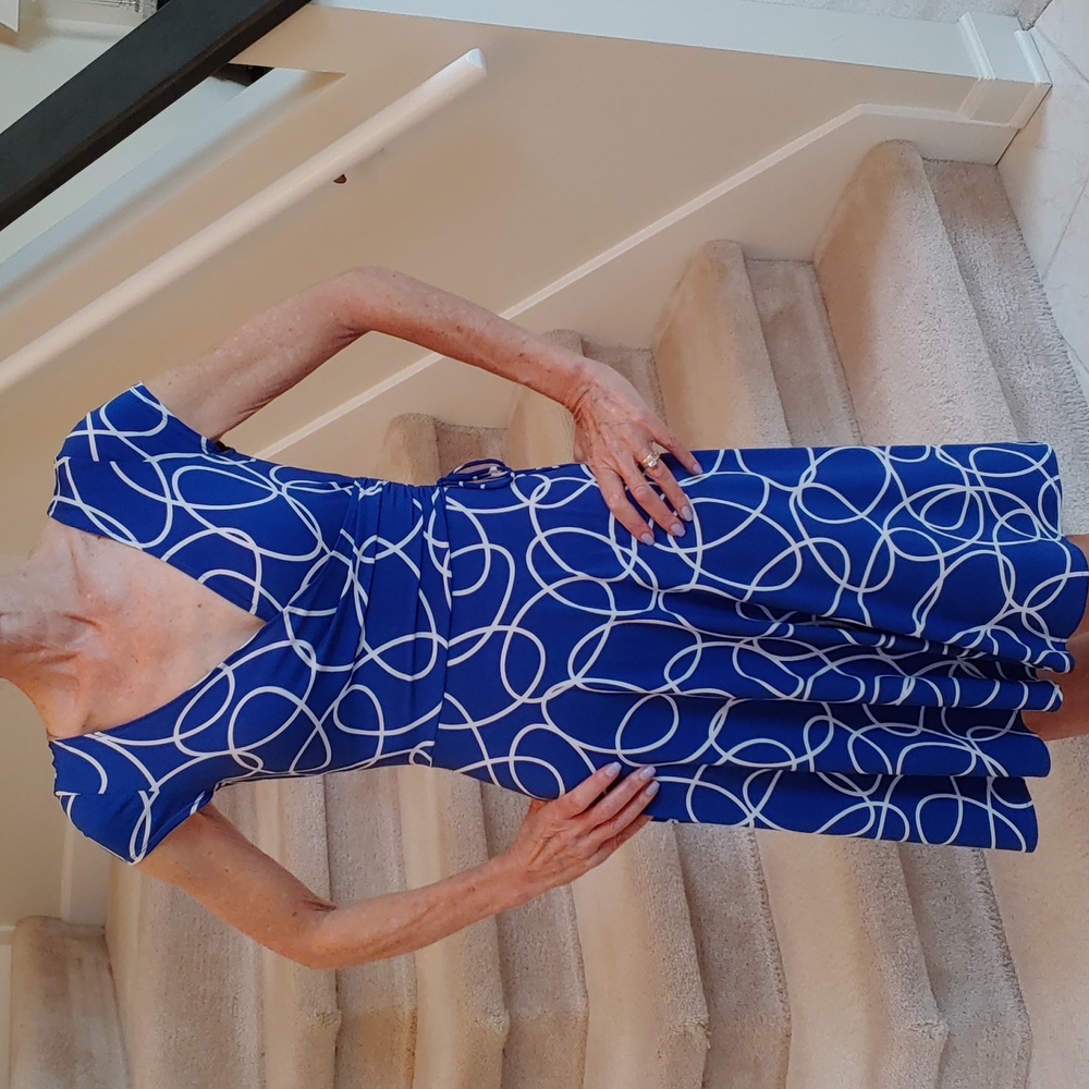 Super comfortable size 4 dress